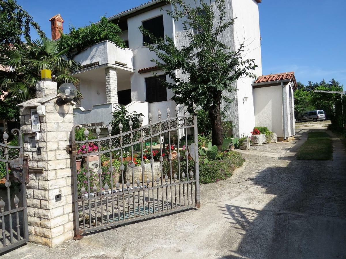 Apartments Mira Medulin Zewnętrze zdjęcie